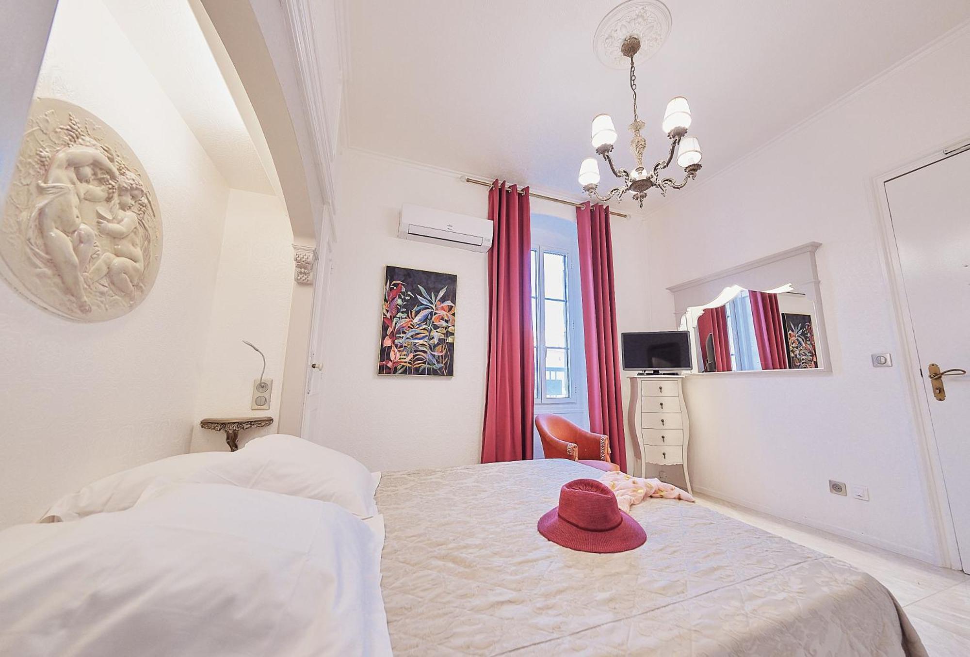Le Magnolia Hotel Calvi  Exterior photo