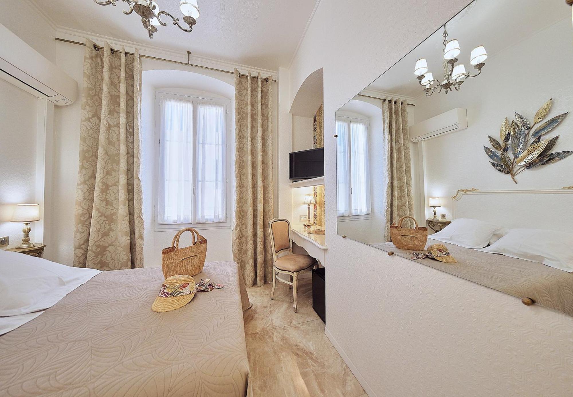 Le Magnolia Hotel Calvi  Exterior photo