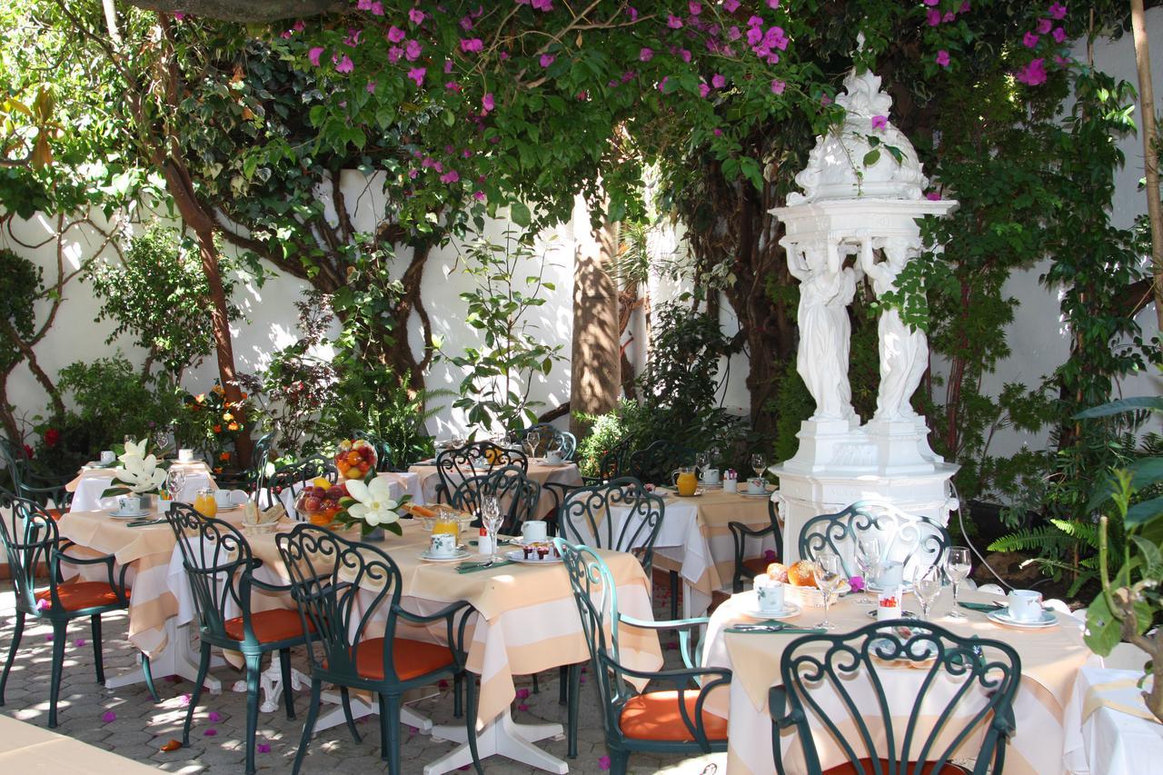 Le Magnolia Hotel Calvi  Exterior photo
